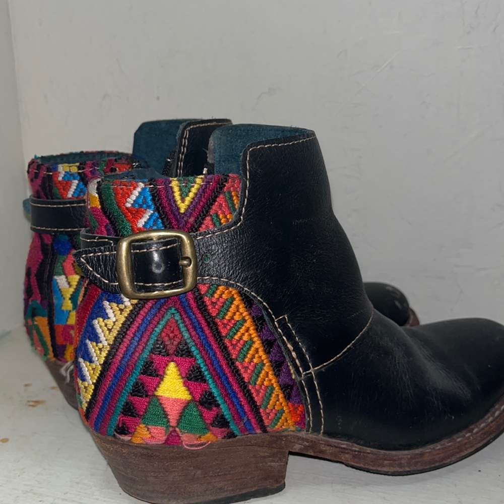 Homemade booties from Guatemala 🇬🇹